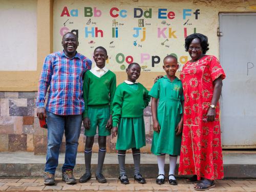 Irene und Dickson pflegen enge Kontakte zur Schule 