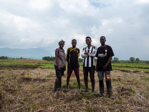 Das Farmingteam: Prossy (Dicksons Frau), Modern, Paddy und Wilson